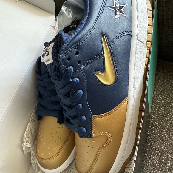 Nike Men Navy and Gold Sneakers - Picture 3 of 4